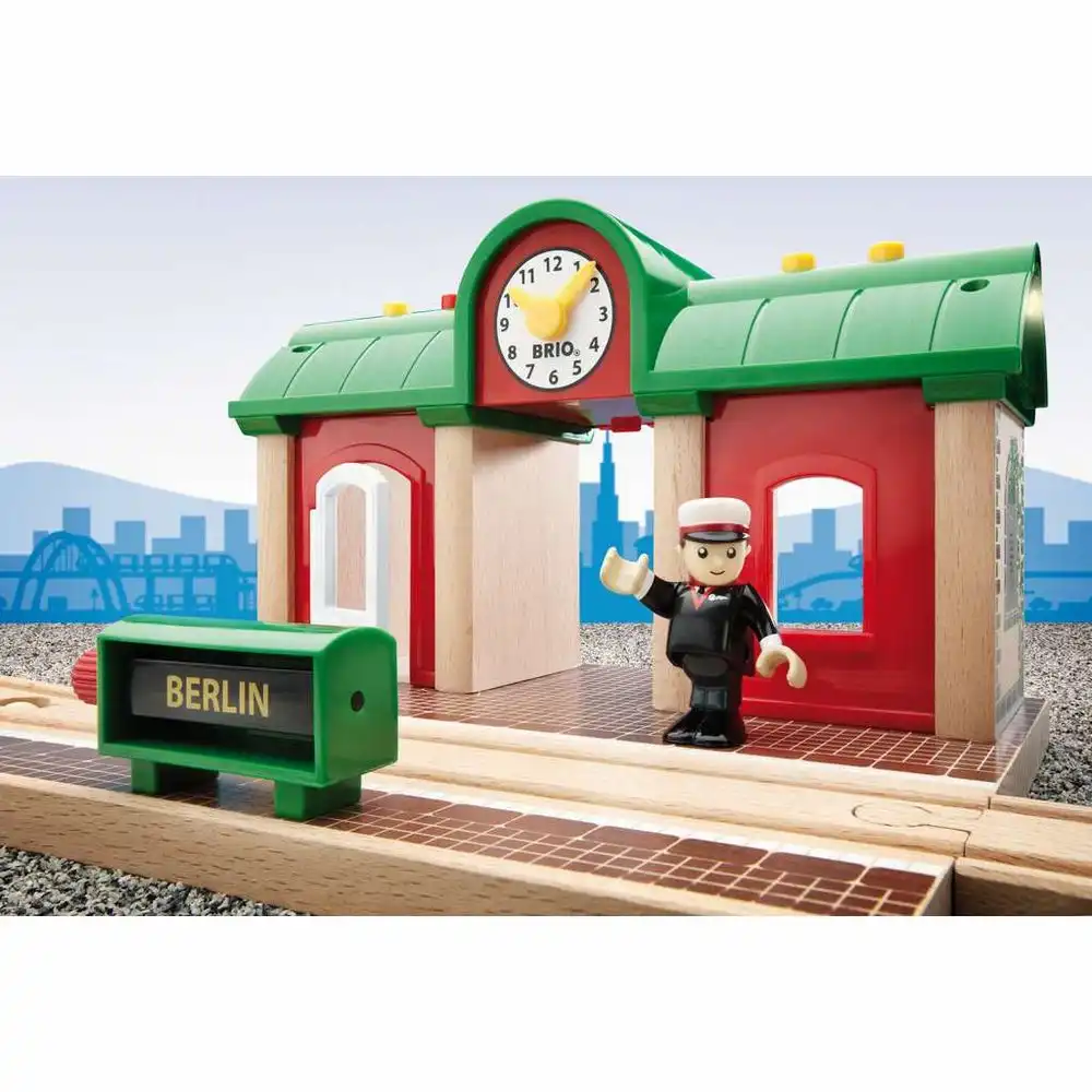 BRIO World Sprechender Bahnhof