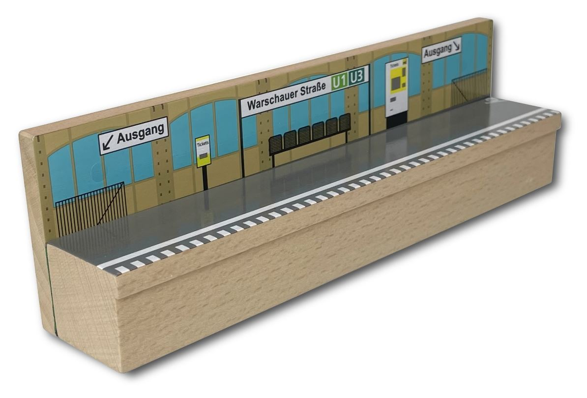 Holz U-Bahn Station Berlin Bismarckstraße-Warschauer Straße