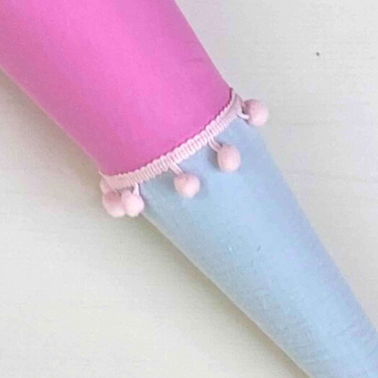 Handgemachte & Personalisierte Schultüte aus Stoff mit Reh aus Plüsch