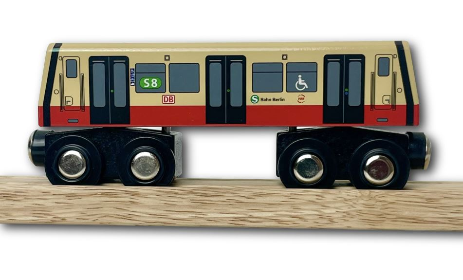 Holz S-Bahn Berlin S8