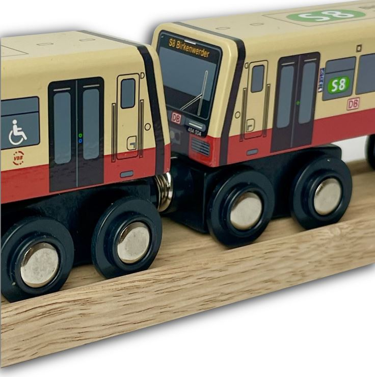 Holz S-Bahn Berlin S8